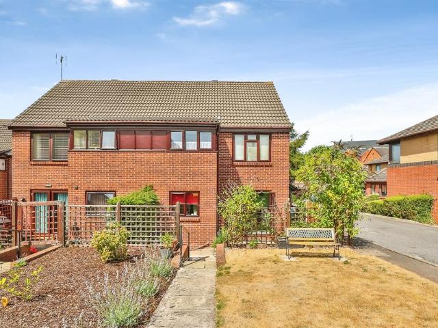 Flat for sale in Caldermill, East Midlands