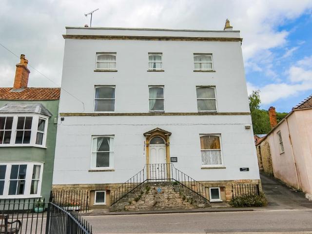 Flat for sale in Axbridge, Somerset