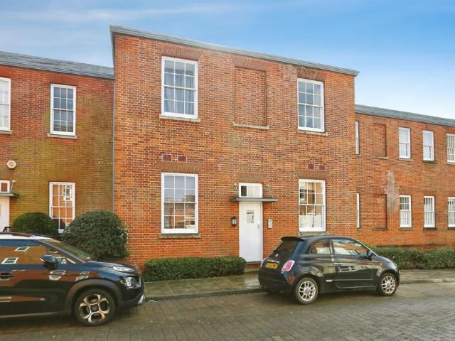 Flat for sale in Knowle, Winchester