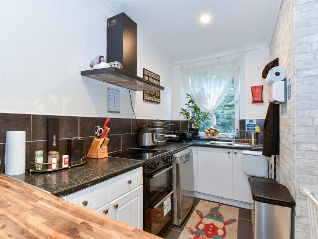 Flat for sale in Elmfield, Ryde
