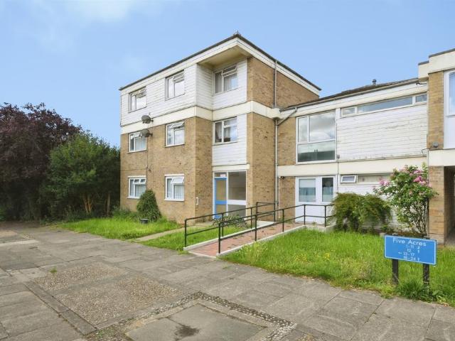 Flat for sale in Latton Bush, Harlow