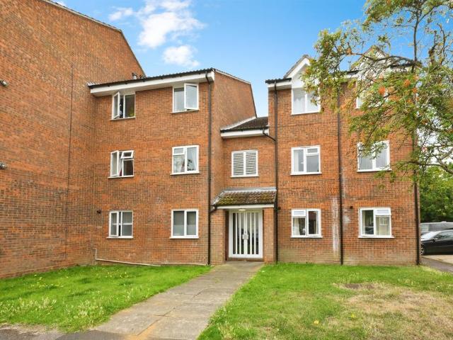 Flat for sale in Churchgate, Broxbourne