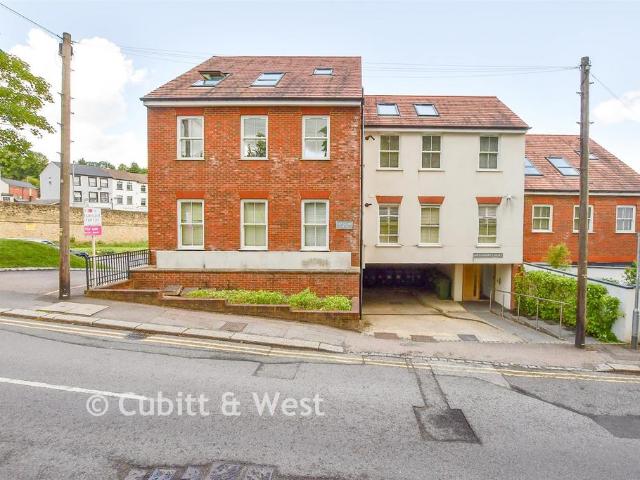 Flat for sale in Red Hill, Surrey