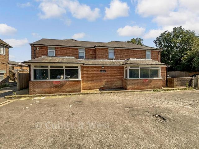 Flat for sale in Piltdown, Cross In Hand