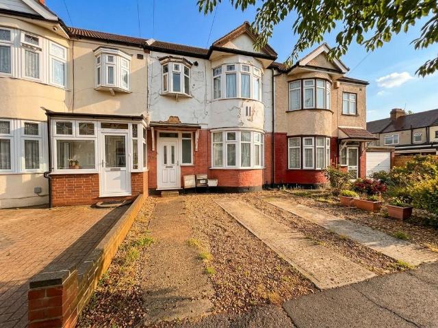 Flat for sale in Loxford, Greater London