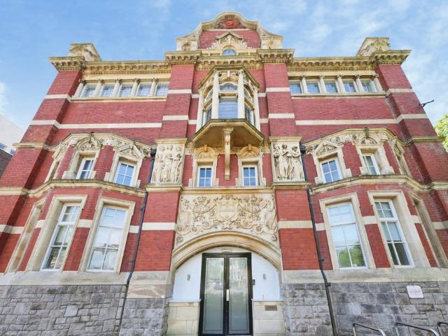 Flat for sale in Weston-super-mare, North Somerset