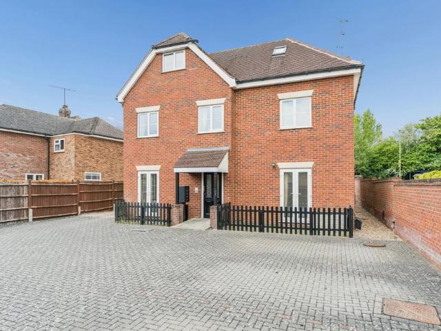 Flat for sale in Bedfordshire