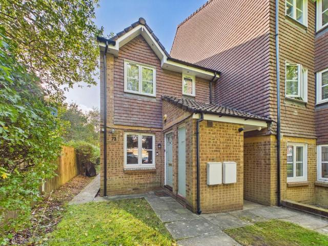 Flat for sale in Maidenbower, Crawley