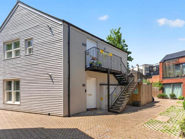 Flat for sale in Muswell Hill, Greater London