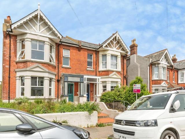 Flat for sale in Blacklands, Guestling Green