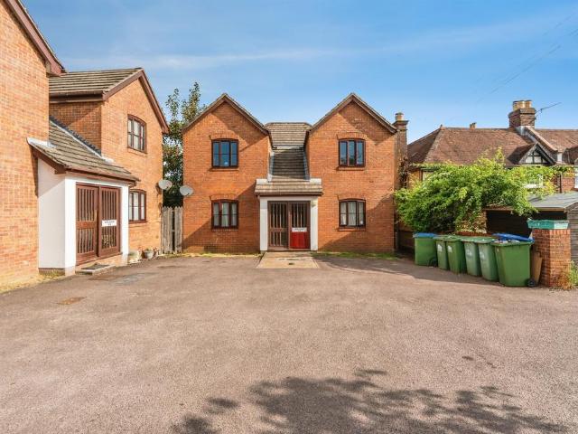 Flat for sale in Redbridge, City Of Southampton