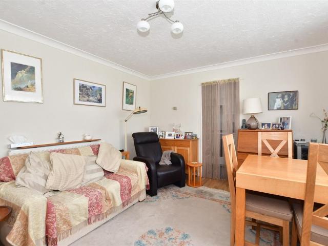 Flat for sale in Purley, Purley