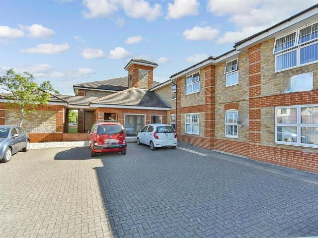Flat for sale in Regent Quay, Oad Street