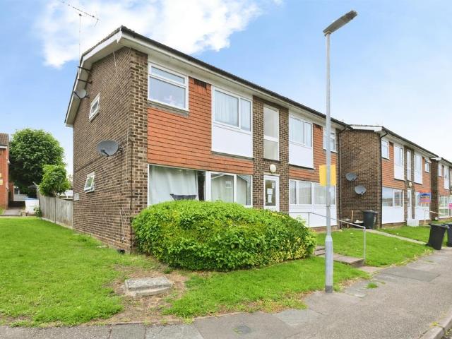 Flat for sale in Broxbourne, Hertfordshire