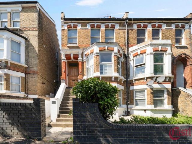 Flat for sale in Crouch End, Greater London