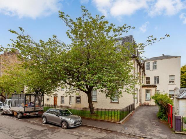 Flat for sale in Gorgie/Dalry, Scotland