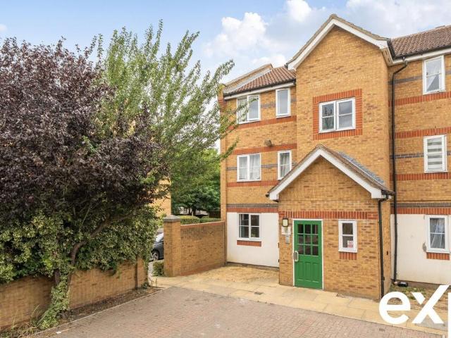 Flat for sale in Enfield Island Village, Greater London
