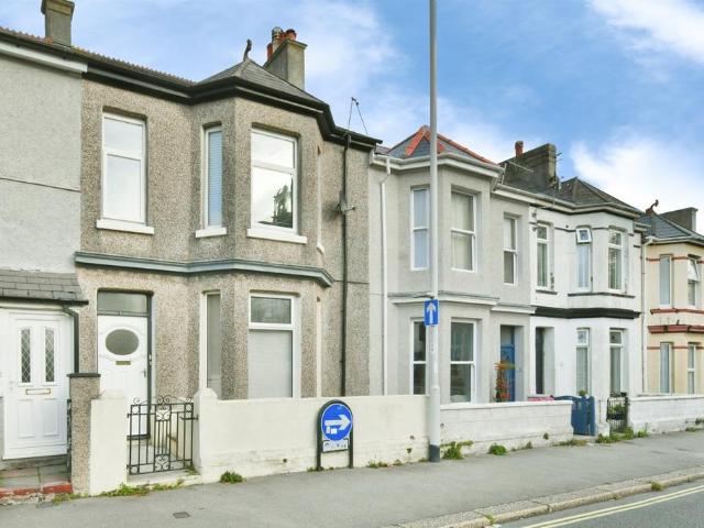Flat for sale in Cattedown, Plymouth