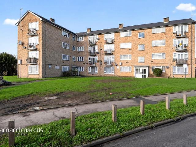 Flat for sale in Lower Halliford, Surrey