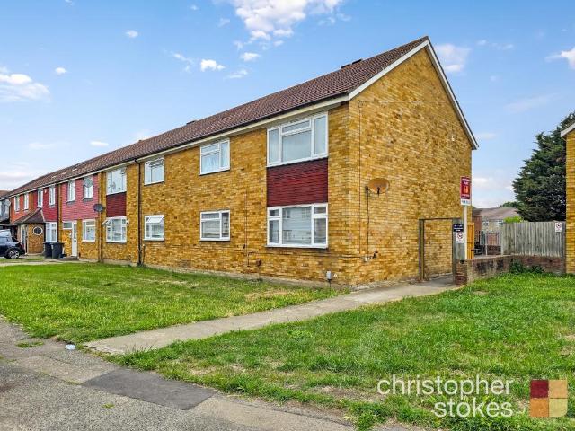 Flat for sale in Broxbourne, Hertfordshire