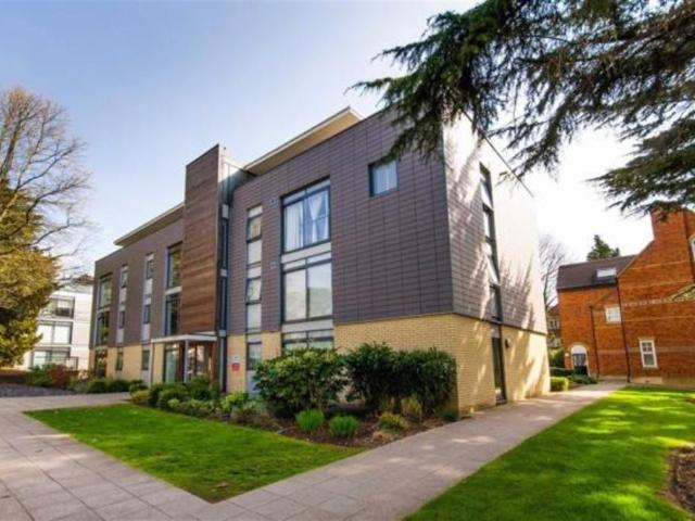 Flat for sale in St Albans, Five Acres