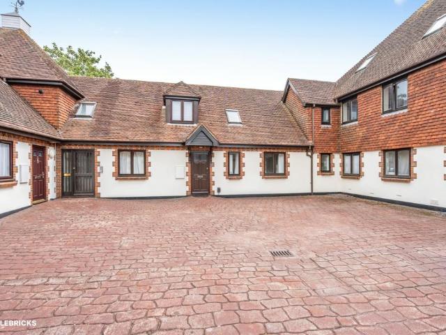 Flat for sale in Boxgrove, Littlecote