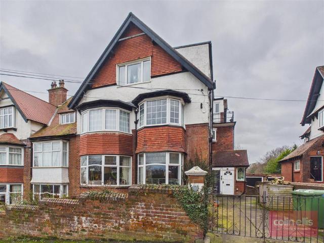 Flat for sale in South Cliff, Kepwick