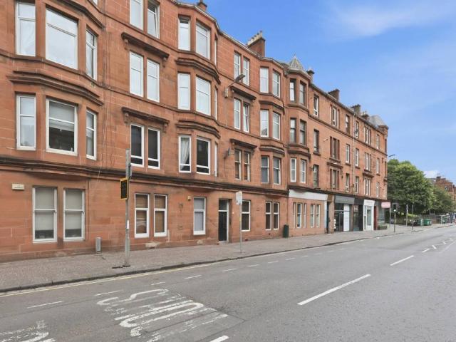 Flat for sale in Broomhill, Scotland