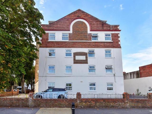 Flat for sale in Fratton, City Of Portsmouth