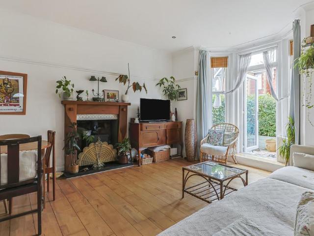 Flat for sale in Boscombe, Bournemouth
