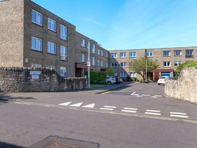 Flat for sale in Leith, Scotland