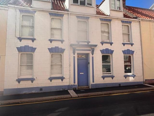Flat for sale in St Helier, Isle Of Man