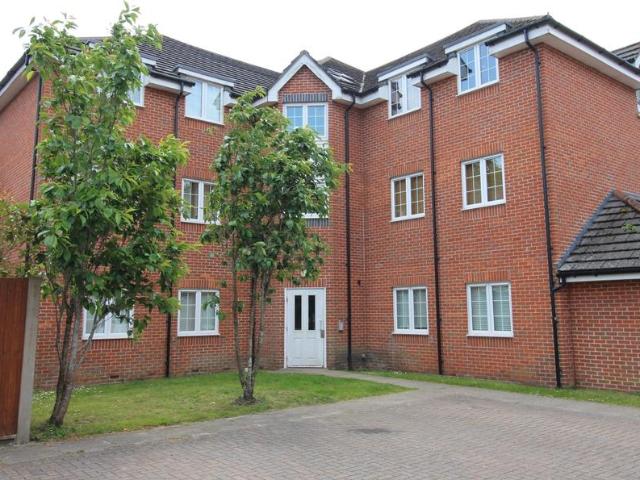 Flat for sale in Bolton Low Houses, Hampshire
