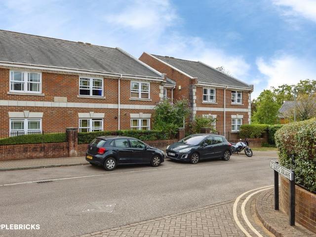 Flat for sale in Charlotteville, Westborough