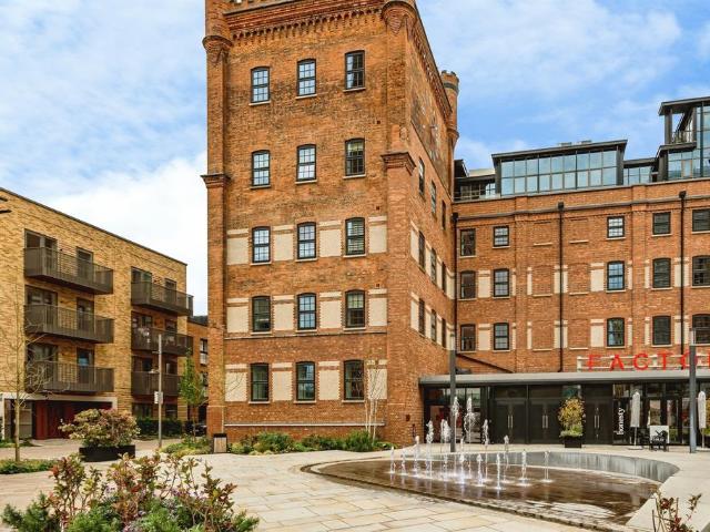 Flat for sale in Slough