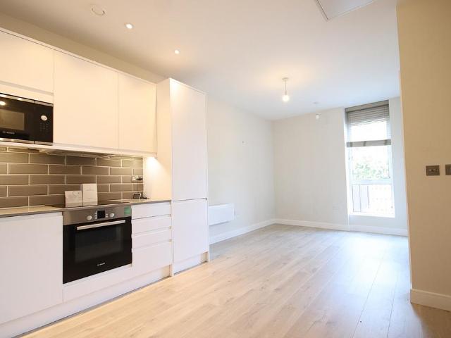 Flat for sale in Maidenhead