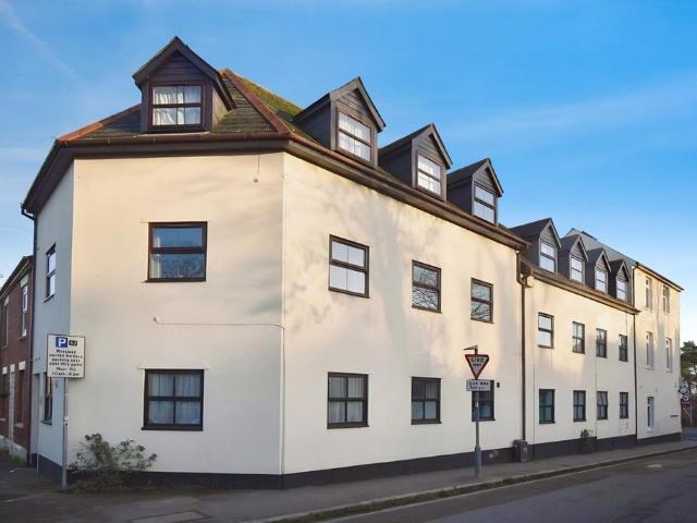 Flat for sale in Watergate, Devon