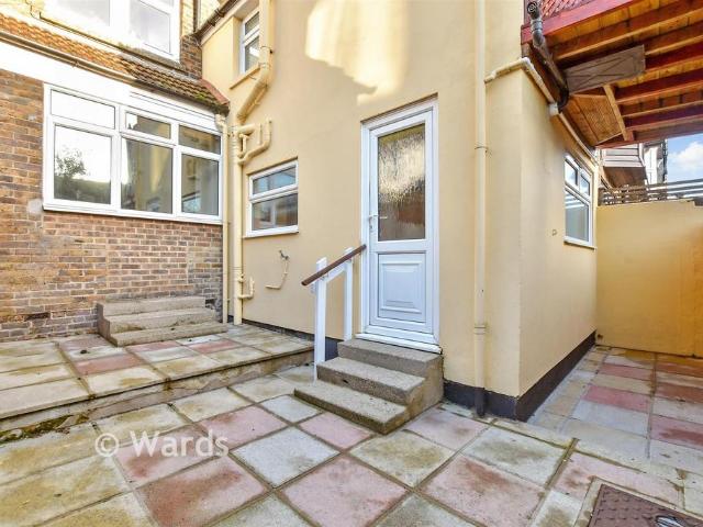 Flat for sale in Middle Deal, Ash
