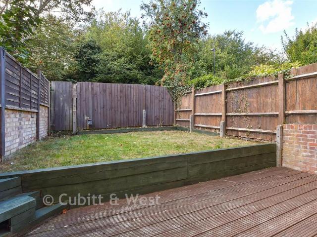 Flat for sale in Selsdon, Greater London