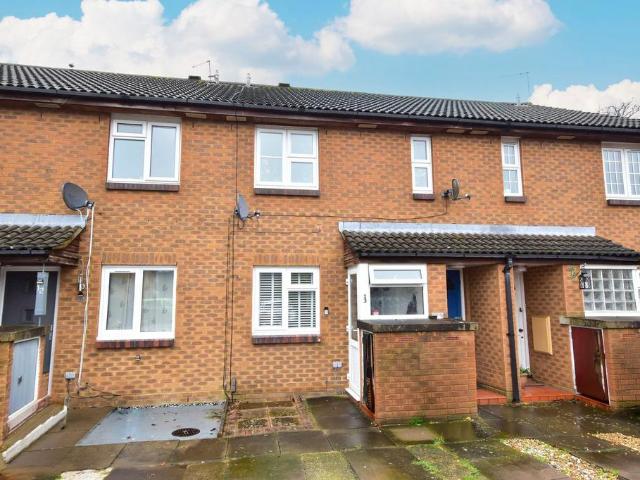 Flat for sale in Bushey