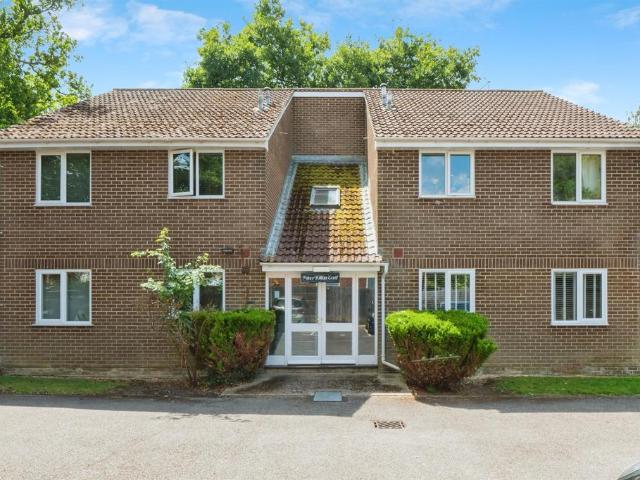 Flat for sale in Helford, Hampshire