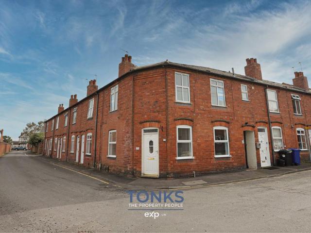 Flat for sale in Halesowen, West Midlands