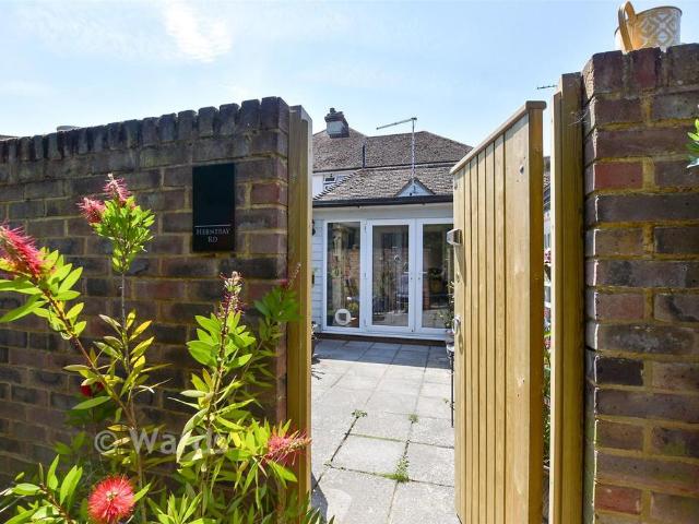 Flat for sale in South Tankerton, The Bridge