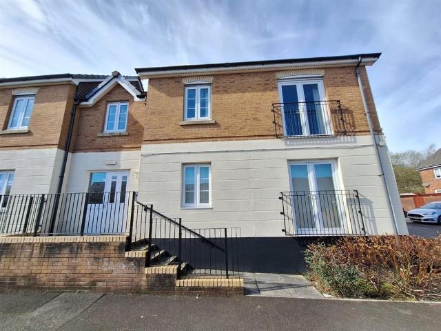 Flat for sale in Tredomen, Cefn Fforest