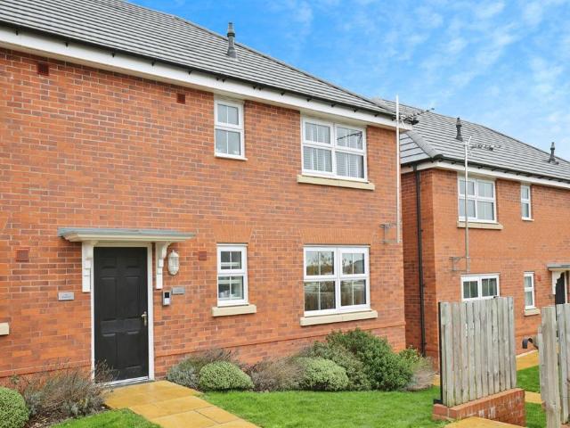 Flat for sale in Alderminster, Warwickshire