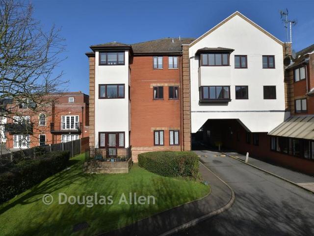 Flat for sale in Great Burstead, Billericay