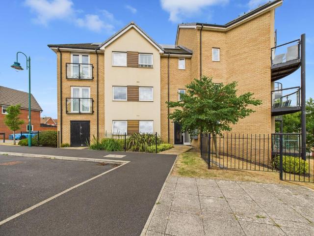 Flat for sale in Hampton Hargate, Peterborough