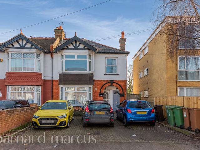 Flat for sale in Greater London