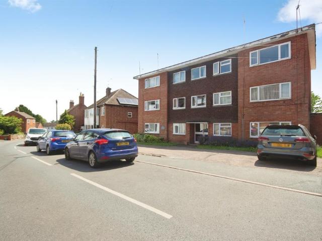 Flat for sale in Green Close, Warwickshire