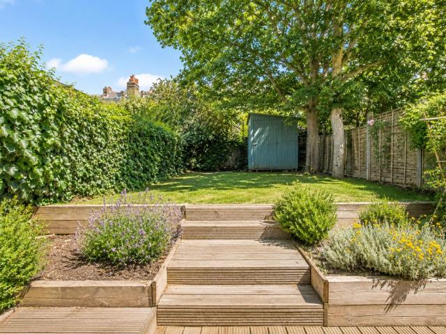 Flat for sale in Harlesden, Greater London